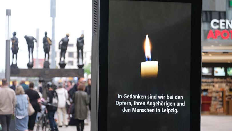 Nach der Amokfahrt in der Fu&szlig;g&auml;ngerzone herrschen in Leipzig Trauer und Fassungslosigkeit.