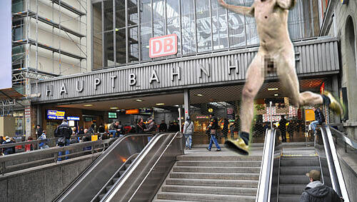 Nackt rannte am Mittwoch ein 19-Jähriger durch den Hauptbahnhof (Symbolbild, Montage) Nackt rannte am Mittwoch ein 19-Jähriger durch den Hauptbahnhof (Symbolbild, Montage)