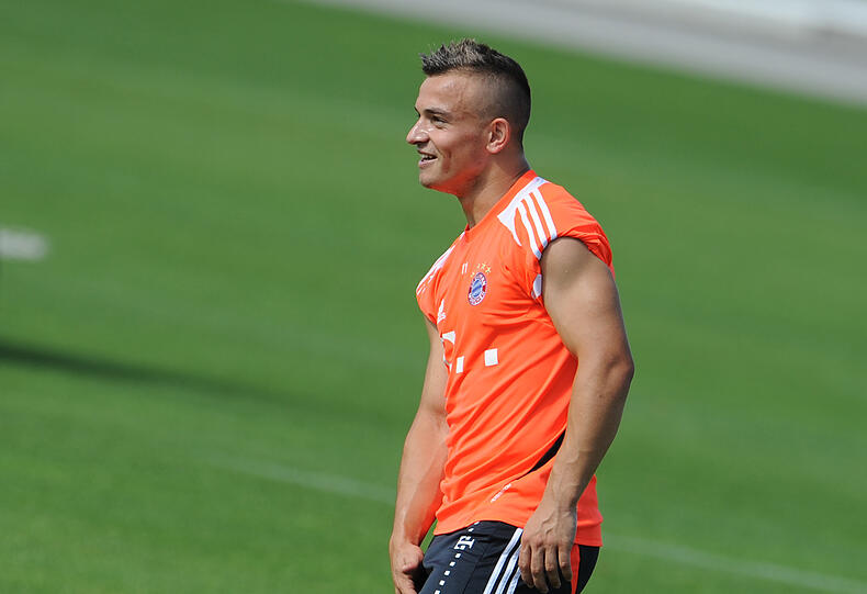 Wann kommt Martinez? Kommt er überhaupt? Die Gerüchte lassen die Bayern-Spieler kalt. Jetzt ist erstmal Training in der Sommer-Hitze angesagt. Die aktuellen Bilder von der Säbener.