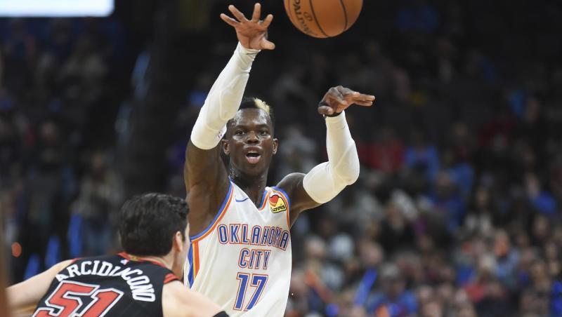 Spielmacher Dennis Schröder dirigierte Oklahoma City Thunder zum Heimsieg. Spielmacher Dennis Schröder dirigierte Oklahoma City Thunder zum Heimsieg.