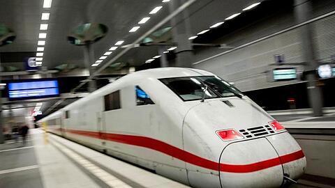 Ab Dezember sollen die Züge zwischen Berlin und Hamburg im Halbstundentakt fahren.