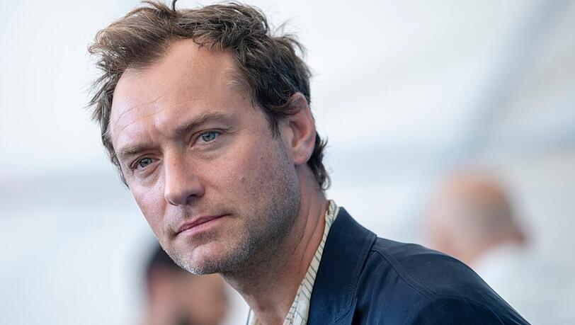 Jude Law verwandelt sich für "Peter Pan & Wendy" in Captain Hook.