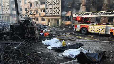 Der Krieg in der Ukraine hat bereits Hunderttausende Opfer gefordert - US-Präsident Donald Trump will ihn beenden. Um jeden Preis? (Archivbild)