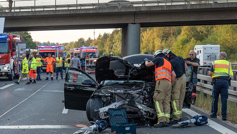 Mehrere Fahrzeuge sind auf der A73 bei Bamberg in einen Unfall verwickelt. Mehrere Fahrzeuge sind auf der A73 bei Bamberg in einen Unfall verwickelt.