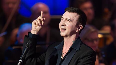 Marc Almond feiert eine letzte gro&szlig;e Soft-Cell-Party: Nach dem Tod seines Bandkollegen David Ball im Jahr 2025 zieht Almond mit "Danceteria" einen Schlussstrich.