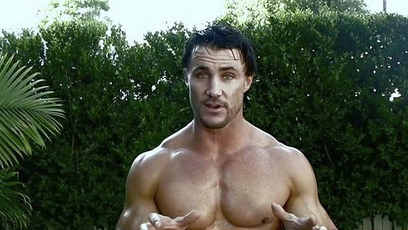 Der Fitness-Guru Greg Plitt in Aktion. Der Fitness-Guru Greg Plitt in Aktion.