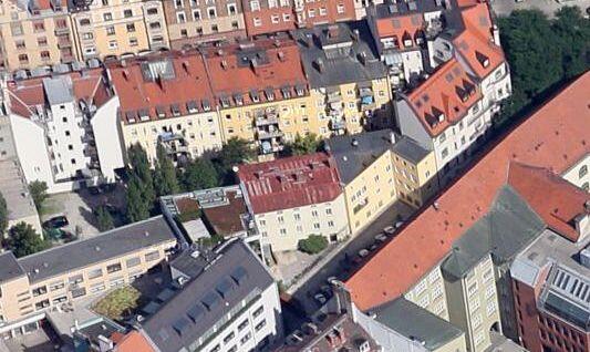 Das Rückgebäude in der Thierschstraße 10 wird neu bebaut.