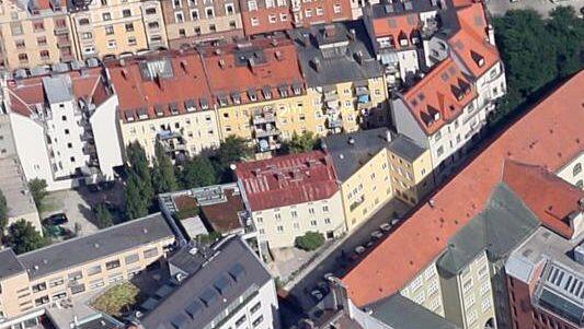 Das Rückgebäude in der Thierschstraße 10 wird neu bebaut. Das Rückgebäude in der Thierschstraße 10 wird neu bebaut.