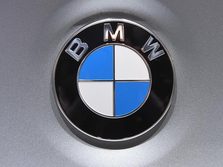 Ein BMW Logo ist zu sehen. Foto: Uli Deck/Archiv