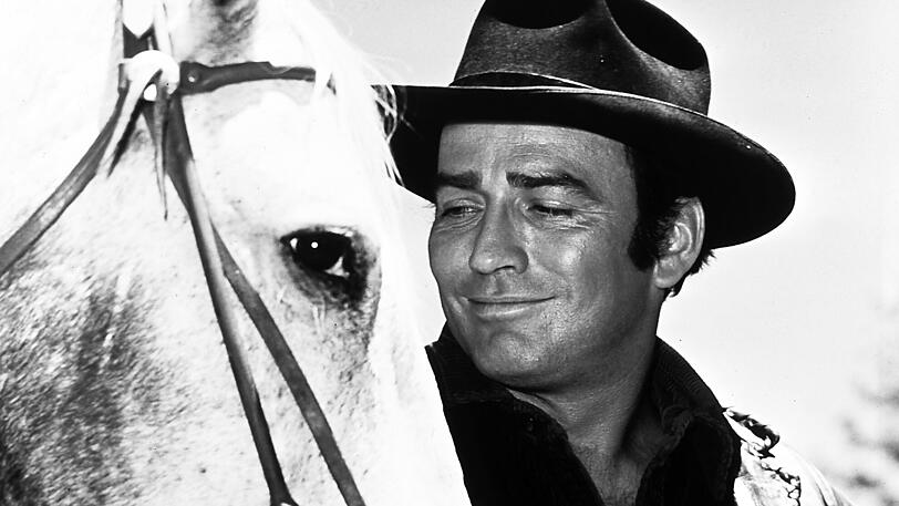 Der amerikanische Schauspieler James Drury als "The Virginian" in einer Szene der US-Fernsehserie "Die Leute von der Shiloh Ranch". Der beliebte Cowboy starb am 6. April im Alter von 85 Jahren.