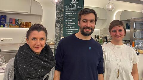Katrin Zeise (v.l.), Vincent Fricke und Kristin Arnhold realisieren viele Ideen im Café am Königsplatz.