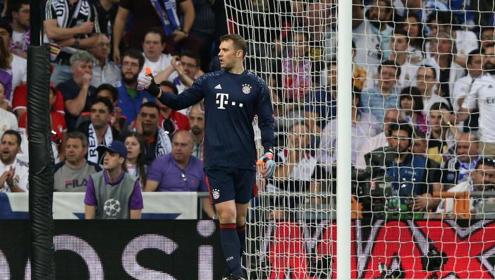 Manuel Neuer: Der Welttorhüter zeigte seine Klasse bei Carvajals Schuss, den er um den Pfosten drehte. Patzte aber dann bei einer Hereingabe von Carvajal, die Ramos vor die Füße fiel. Note 3 Manuel Neuer: Der Welttorhüter zeigte seine Klasse bei Carvajals Schuss, den er um den Pfosten drehte. Patzte aber dann bei einer Hereingabe von Carvajal, die Ramos vor die Füße fiel. Note 3