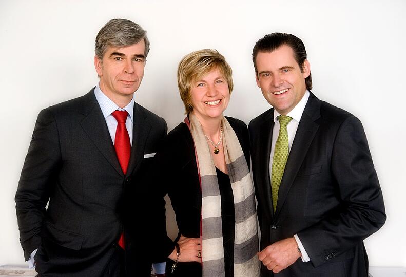 Blicken auf zwei erfolgreiche Jahre zurück: Die Partnern des münchner immobilien fokus Lutz Paproth, Agnes Fischl und Thomas Aigner.