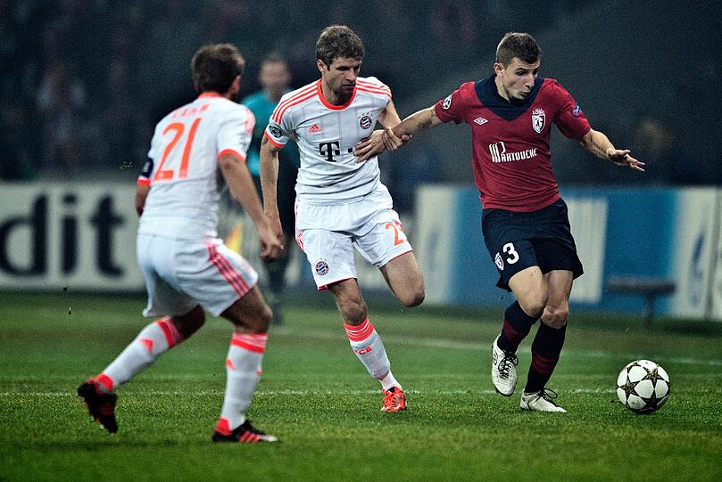 THOMAS MÜLLER, NOTE 2: Der Mann kann Elfmeter! Schob cool zum 1:0 ein. Die Unglücksserie ist gerissen. Und seine Torquote (traf in der Liga sechs Mal!) ausgezeichnet.