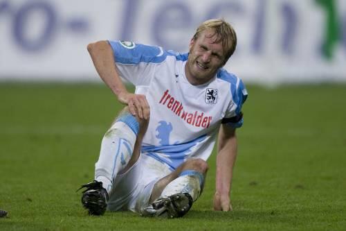 Seine Leidenszeit geht weiter: Der verletzte Löwen-Kapitän Daniel Bierofka.