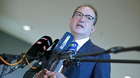 Bundesinnenminister Alexander Dobrindt (CSU) gehe bei dem Probealarm immer darum, auch neue Technologien auszuprobieren.