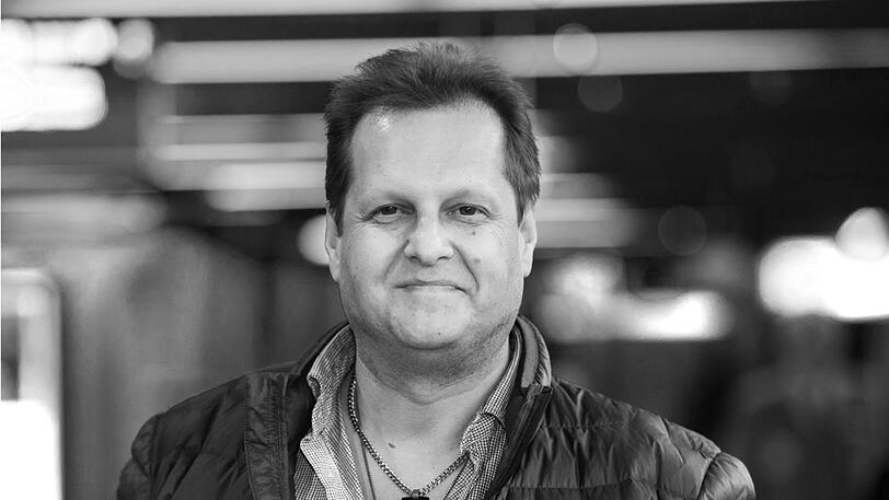 Jens Büchner (49): Der Kult-Auswanderer und TV-Star ist am 17. November an den Folgen seiner Lungenkrebserkrankung gestorben.