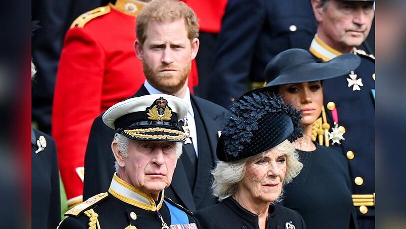 Prinz Harry und Herzogin Meghan mit König Charles und Queen Consort Camilla.