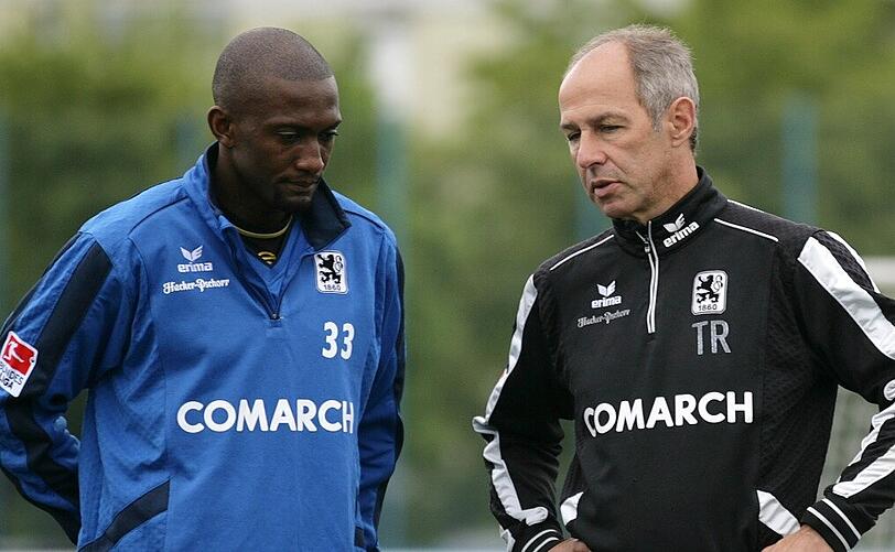 Löwen-Profi Collin Benjamin und Trainer Reiner Maurer