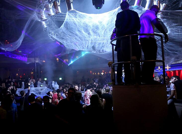 Bereits am Wochenende feierten die Münchner in den Clubs Halloween - Gruselig wird heuer auch Allerheiligen eingeläutet!