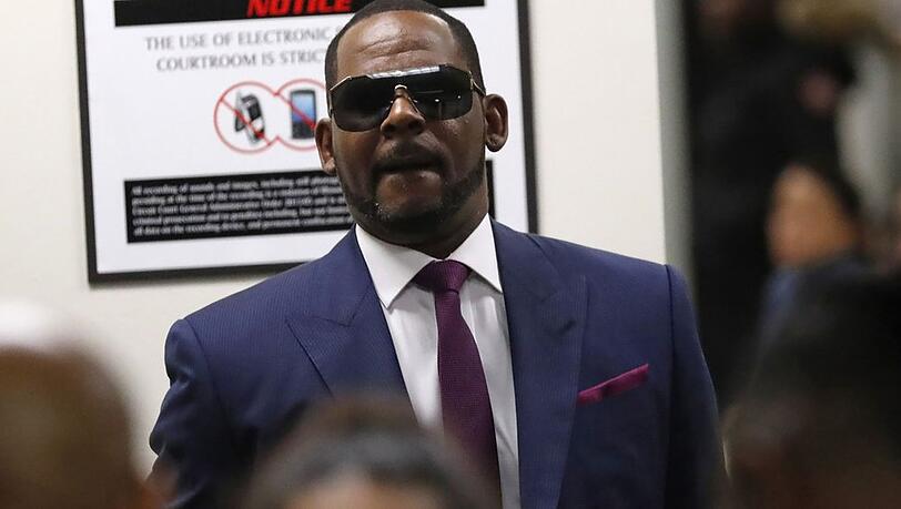 R. Kelly soll im Krankenhaus behandelt worden sein.