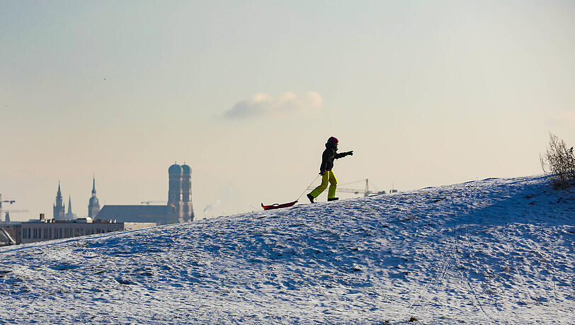 Rodeln-in-M-nchen-Das-sind-die-beliebtesten-H-gel-f-r-den-Winterspa-