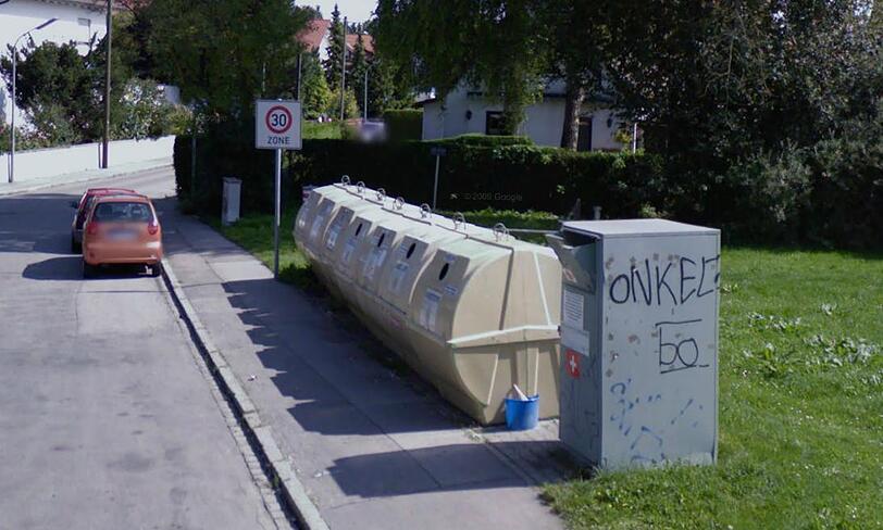 Die Container in der Grabenfleckstraße sind sehr oft überfüllt - häufig mit Abfall der Landkreis-Anwohner.