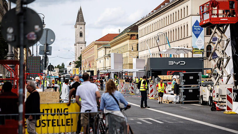 Die Ludwigstraße wird für die IAA auch diesen Herbst wieder zum Messegelände. Radfahrer müssen dann einen Umweg nehmen. Auch Busse lassen Haltestellen aus.