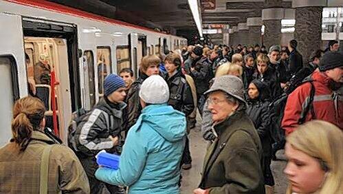289.616 Menschen nutzen jeden Tag die Nürnberger U-Bahn.