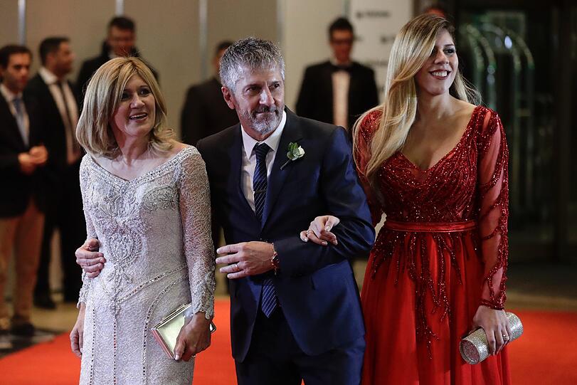 Die Bilder von der Hochzeit von Barca-Superstar Lionel Messi.