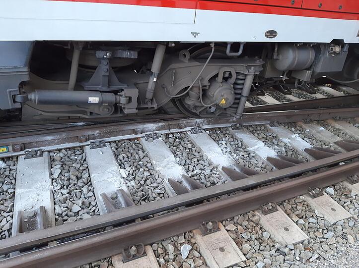 Der Vorfall hatte kaum Auswirkungen auf den Bahnverkehr, mehrere Zufahrtsgleise sind allerdings noch gesperrt, teilte die Bundespolizei mit.
