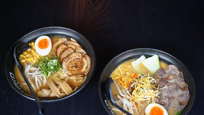 Neun verschiedene Varianten der Ramen stehen auf der Karte. Auch vier vegane Abwandlungen können bestellt werden.