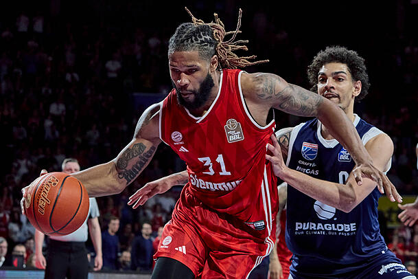 Waren gegen den Mitteldeutschen MBC gefordert: Devin Booker und die Basketballer des FC Bayern. Waren gegen den Mitteldeutschen MBC gefordert: Devin Booker und die Basketballer des FC Bayern.