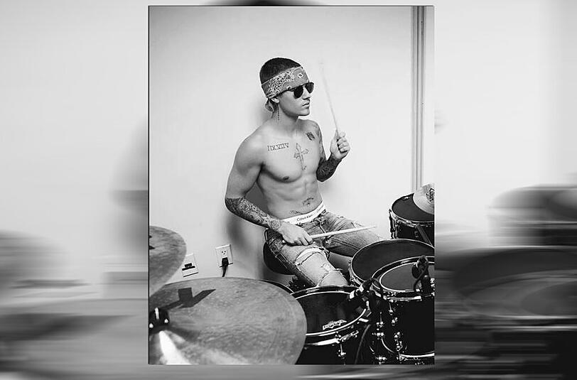 Wie mach sieht, fühlt sich Justin Bieber in seiner Calvin-Klein-Unterwäsche pudelwohl.