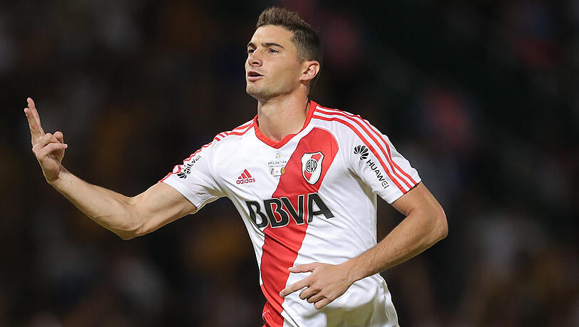 Lucas Alario: Eine offizielle Bestätigung des Wechsels steht noch aus. Lucas Alario: Eine offizielle Bestätigung des Wechsels steht noch aus.