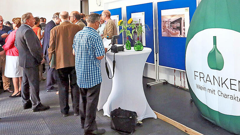 "Wein mit Charakter" versprechen die Macher der Lounge. "Wein mit Charakter" versprechen die Macher der Lounge.