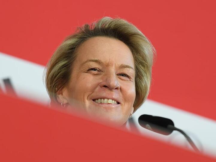 Martina Voss-Tecklenburg steht vor ihrem Debüt als neue Bundestrainerin der Frauen-Nationalmannschaft.
