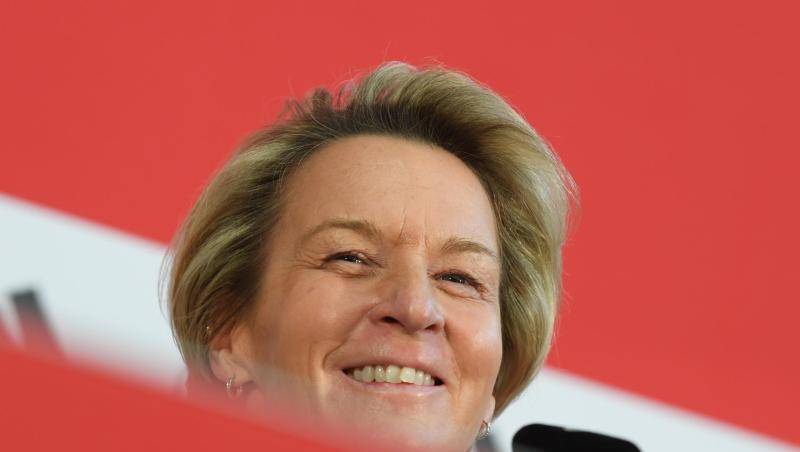 Martina Voss-Tecklenburg steht vor ihrem Debüt als neue Bundestrainerin der Frauen-Nationalmannschaft. Martina Voss-Tecklenburg steht vor ihrem Debüt als neue Bundestrainerin der Frauen-Nationalmannschaft.