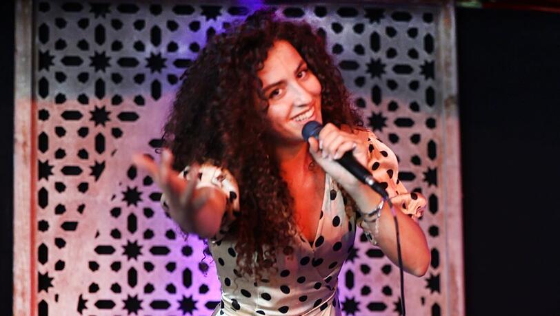 Umjubelter Auftritt der Sängerin Giulia Campana im Marrakeschzelt. Umjubelter Auftritt der Sängerin Giulia Campana im Marrakeschzelt.