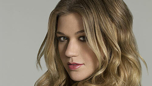 Kelly Clarkson spricht sich für US-Republikaner Ron Paul aus. Kelly Clarkson spricht sich für US-Republikaner Ron Paul aus.