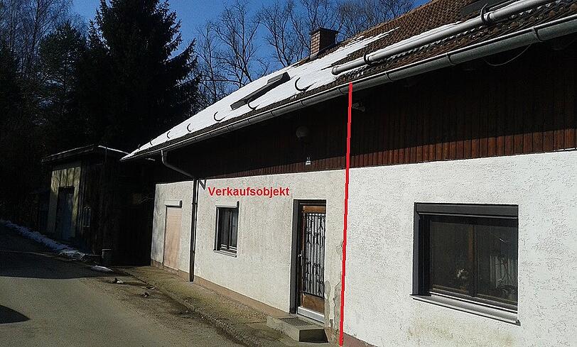 HOHENWART: Diese Doppelhaushälfte in der Oberpfalz ist seit 13 Jahren unbewohnt &ndash; und abbruchreif.