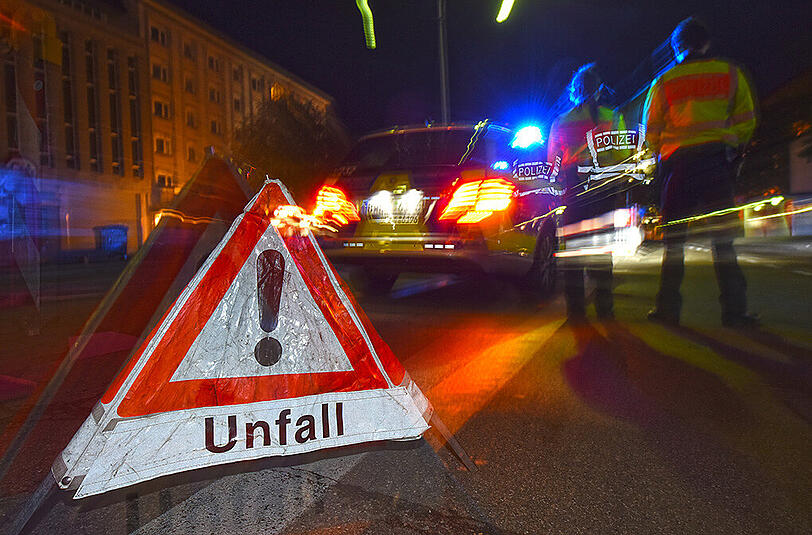 Der 86-Jährige musste nach dem Unfall mit schweren Verletzungen ins Krankenhaus gebracht werden. (Symbolbild)
