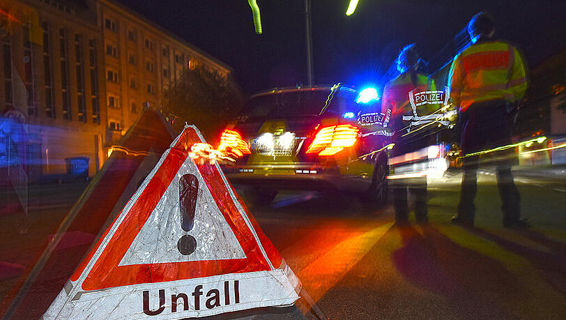 Der 86-Jährige musste nach dem Unfall mit schweren Verletzungen ins Krankenhaus gebracht werden. (Symbolbild) Der 86-Jährige musste nach dem Unfall mit schweren Verletzungen ins Krankenhaus gebracht werden. (Symbolbild)