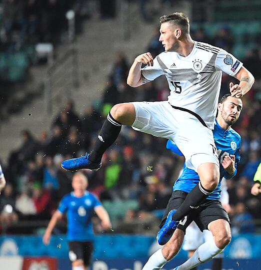 Sein bisher letztes Länderspiel: Innenverteidiger Niklas Süle räumt gegen Estland ab - nur sechs Tage später reißt er sich das Kreuzband. "Es war keine einfach Zeit für mich", sagt er.