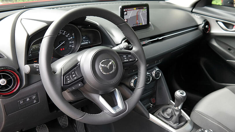 Ein Touchscreen, wenige Schalter und Hebel: Die Bedienung des Mazda CX-3 ist einfach.
