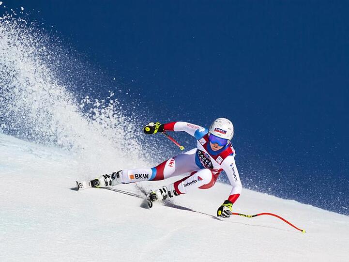 Corinne Suter aus der Schweiz sicherte sich den Disziplin-Weltcup in der Abfahrt.