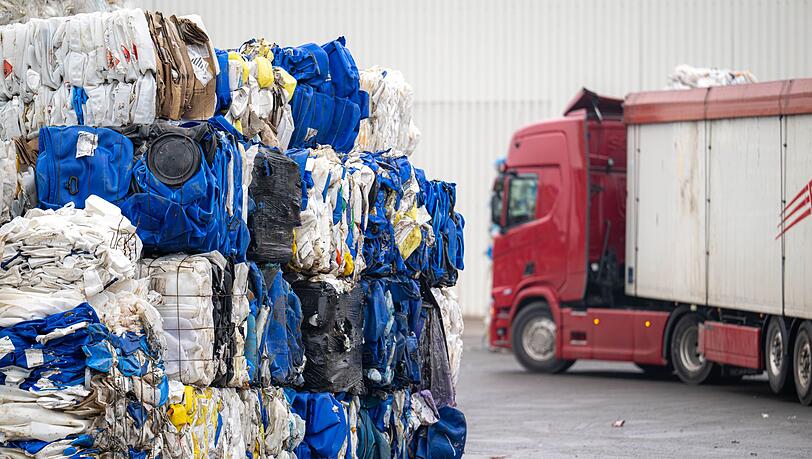 Das Firmengelände im Bereich Industriehäfen. Das Firmengelände im Bereich Industriehäfen.