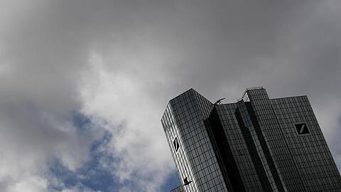 Die Deutsche Bank schließt über 200 Filialen für ihre Kunden.