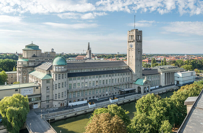 Das Deutsche Museum auf der Museumsinsel: 2028, zum 125. Gründungsjubiläum, soll es komplett saniert sein. Das Deutsche Museum auf der Museumsinsel: 2028, zum 125. Gründungsjubiläum, soll es komplett saniert sein.