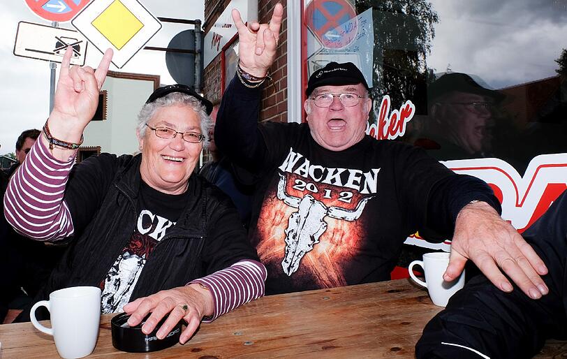So ein Dreck! Das Wacken Open Air 2015 wird wohl ein schlammiges Unterfangen werden. Am Donnerstag geht's offiziell los, die ersten Metalfans sind schon da. Die Bilder aus Wacken.